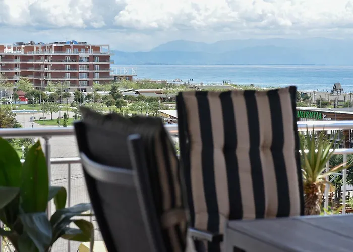 Theview Apartment